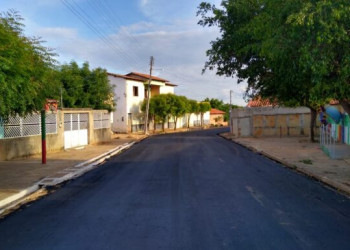 Governo investe R$ 1,7 milhão na pavimentação asfáltica de ruas em Castelo do Piauí